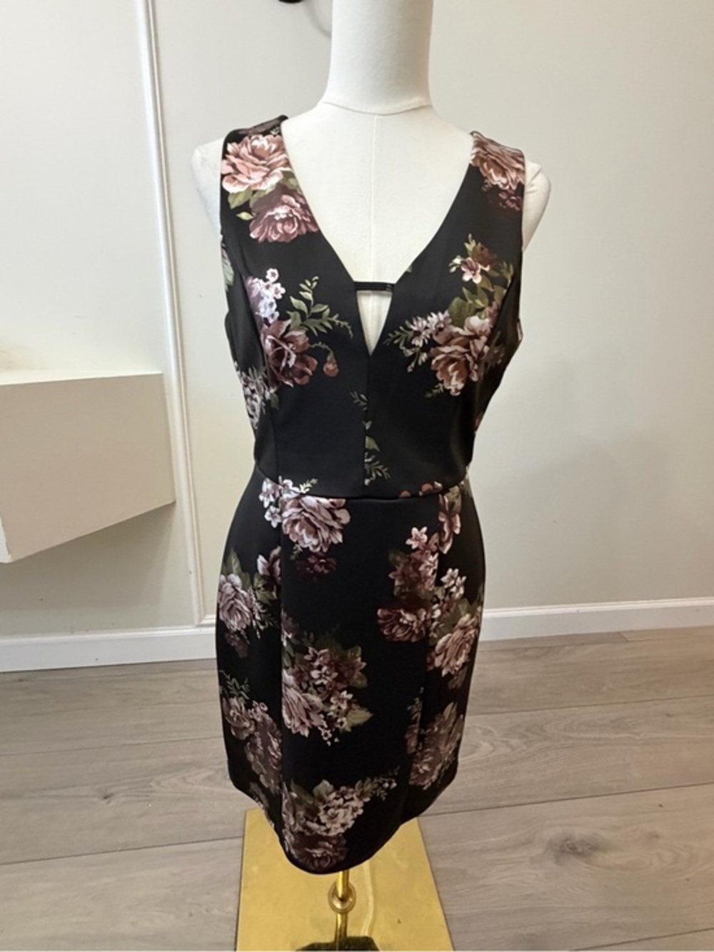 Trixxi Black Floral V-Neck Midi Dress with Mauve Blooms